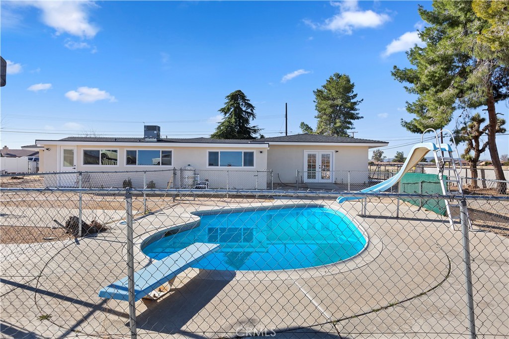 16628 Elm Street