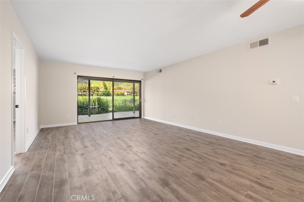 31605 E Nine Drive 61F