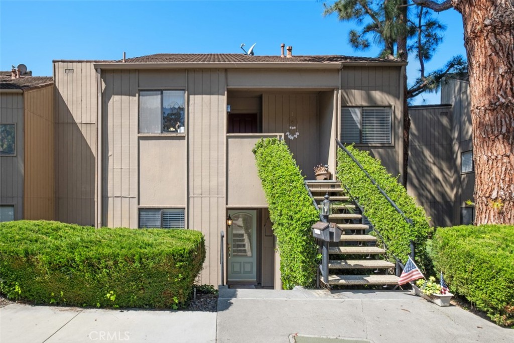 31605 E Nine Drive 61F