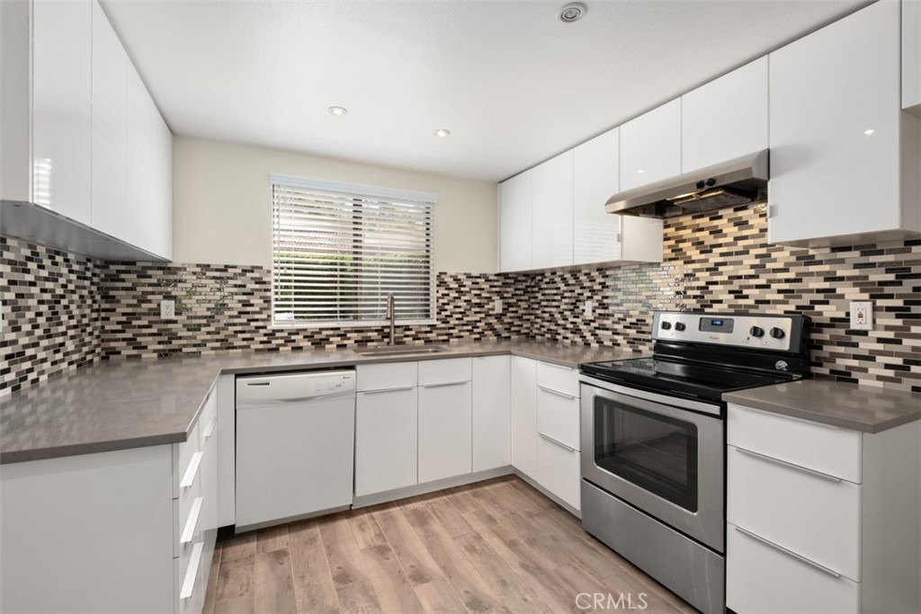 31605 E Nine Drive 61F