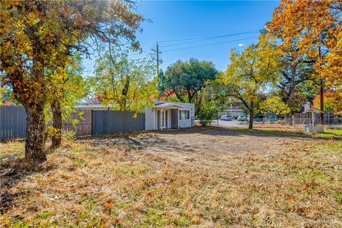 A home in Clearlake Oaks