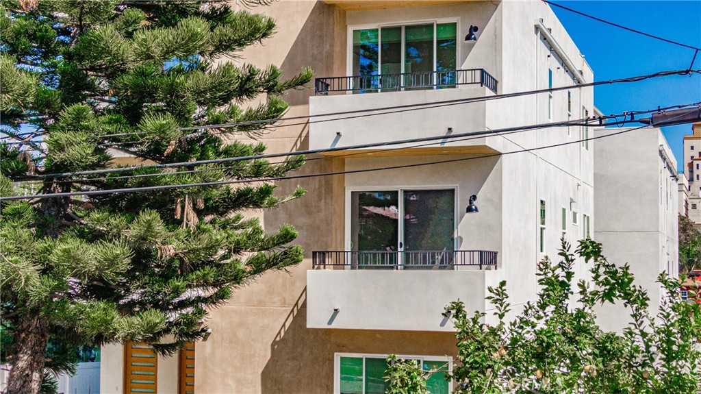 View Silver Lake, CA 90026 townhome