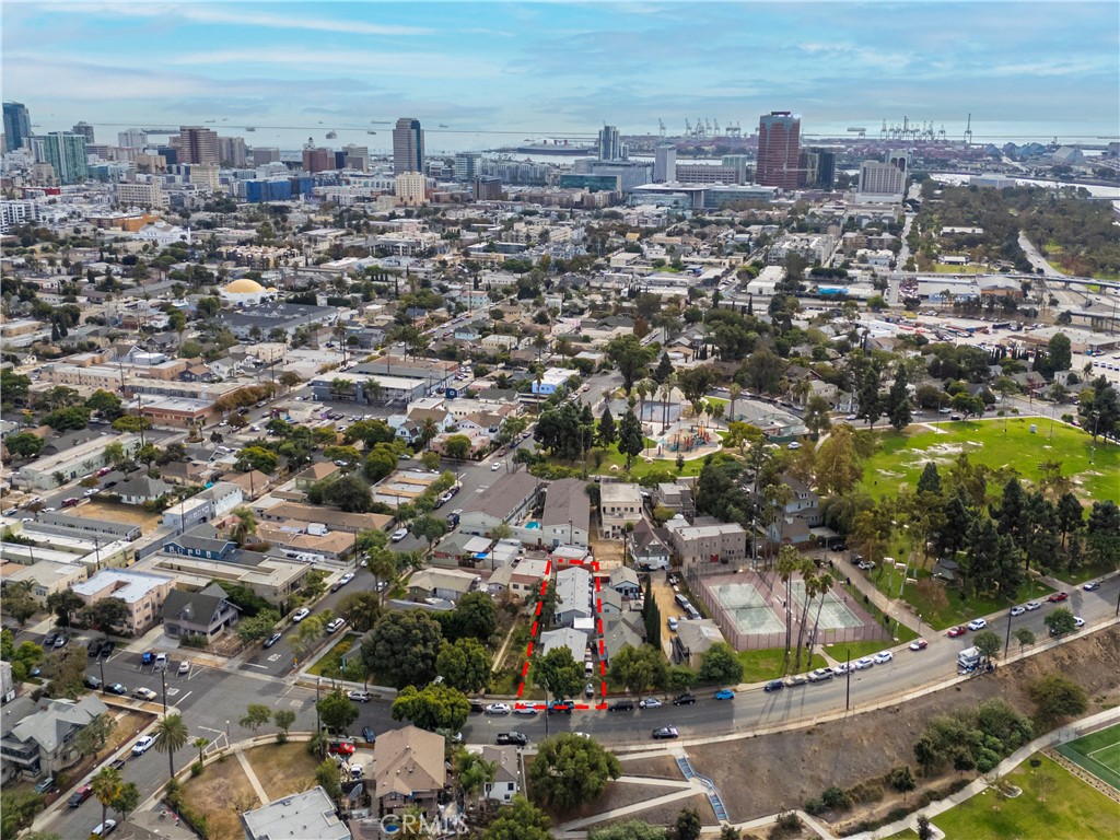 1070 Loma Vista Drive