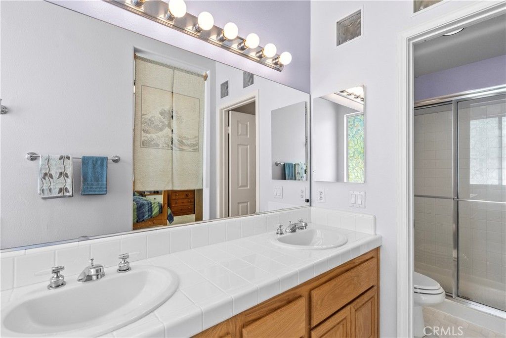 listing image 130728741059130177220