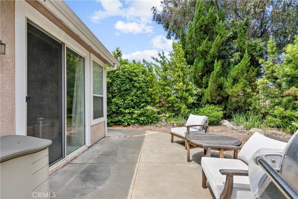 listing image 130723396025285756535