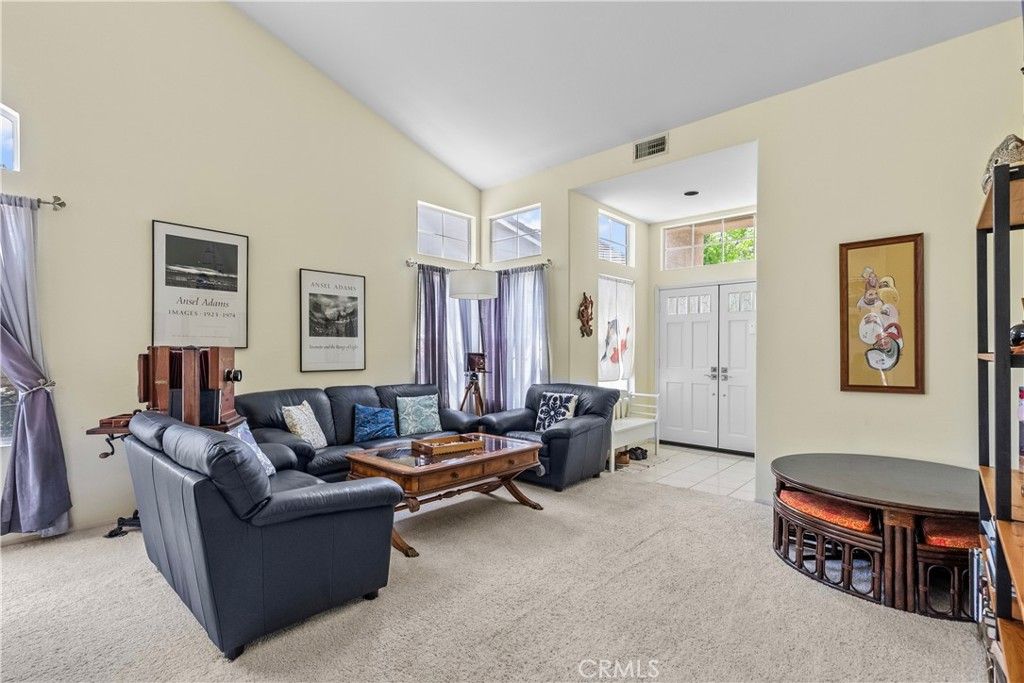 listing image 130727356111173524376