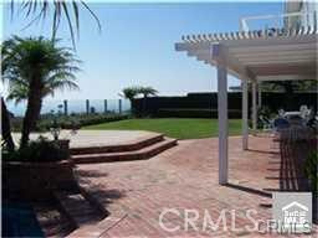 listing image 130722582879125620593