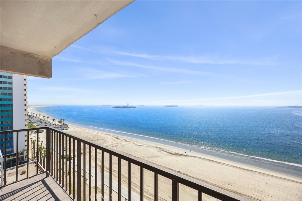 1750 E Ocean Boulevard 1405