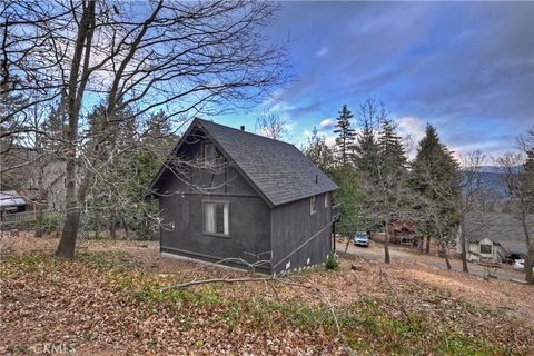 A home in Cedarpines Park