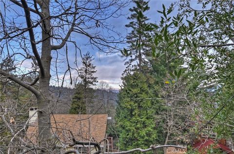 A home in Cedarpines Park