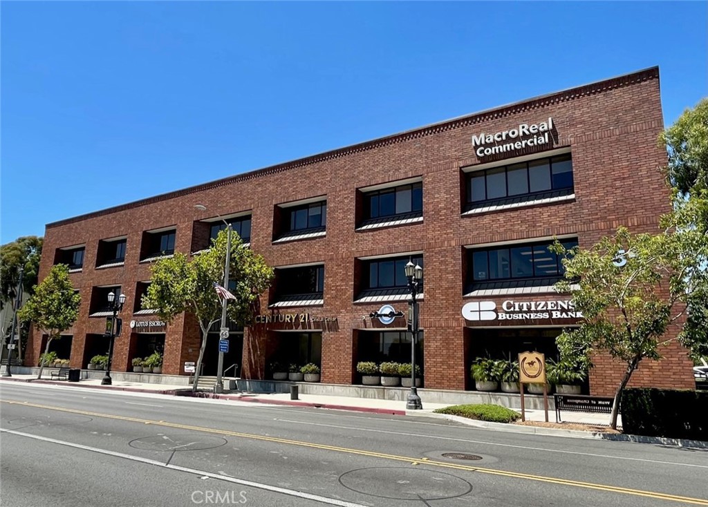 Available: Unit 128 (628 SF)
Rental Rate: $2.50 per square foot per month
Lease Type: Full Service
Term: 1-5 Years
Possession: Available February 1, 2024
- Elevator served professional office building with subterranean parking garage
- Desirable downtown Arcadia location in proximity to the 210 freeway
- Electric Vehicle charging station on site
- AT&T True Fiber Optic Cable available
- Walking distance to Metro Gold Line, restaurants, and downtown amenities