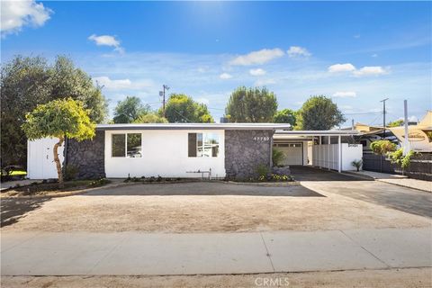 A home in Reseda