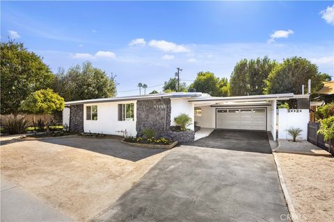 A home in Reseda