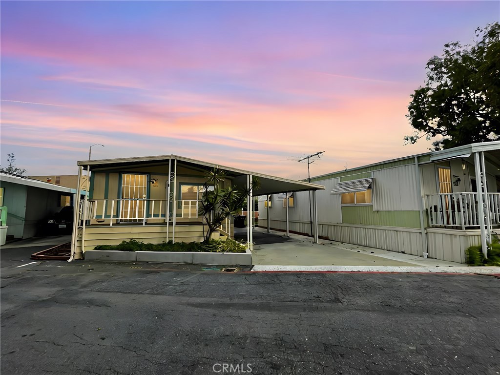 View Huntington Beach, CA 92647 mobile home