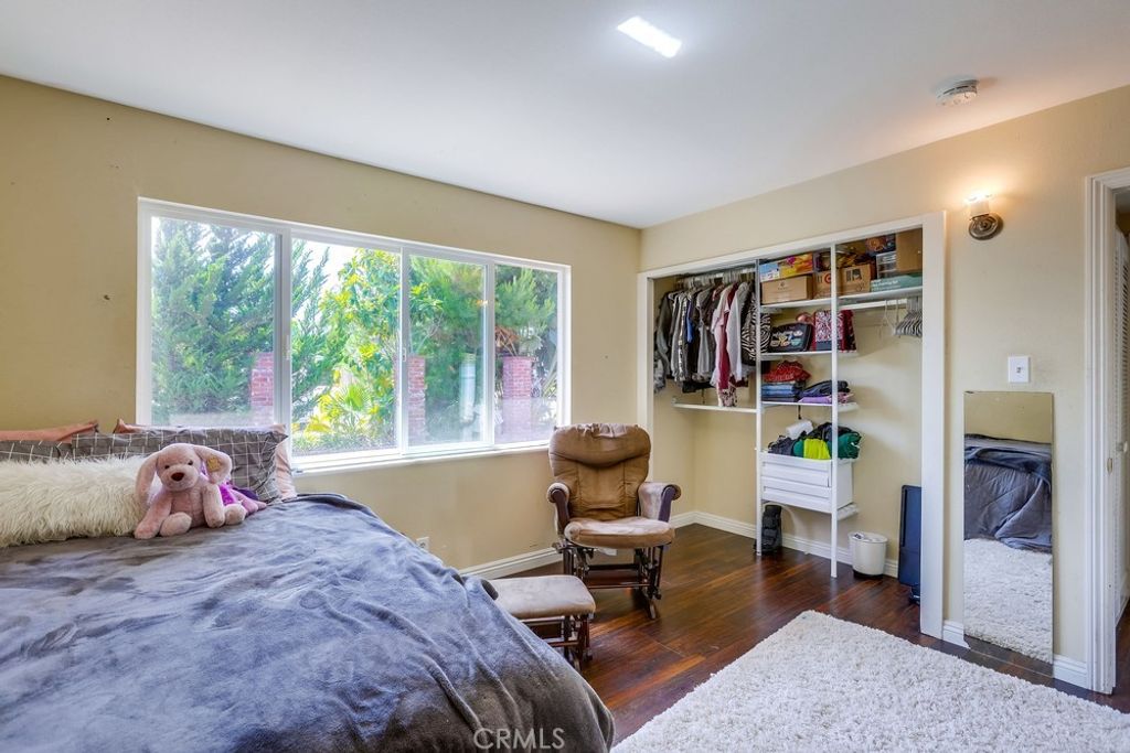 listing image 130726004775317255645