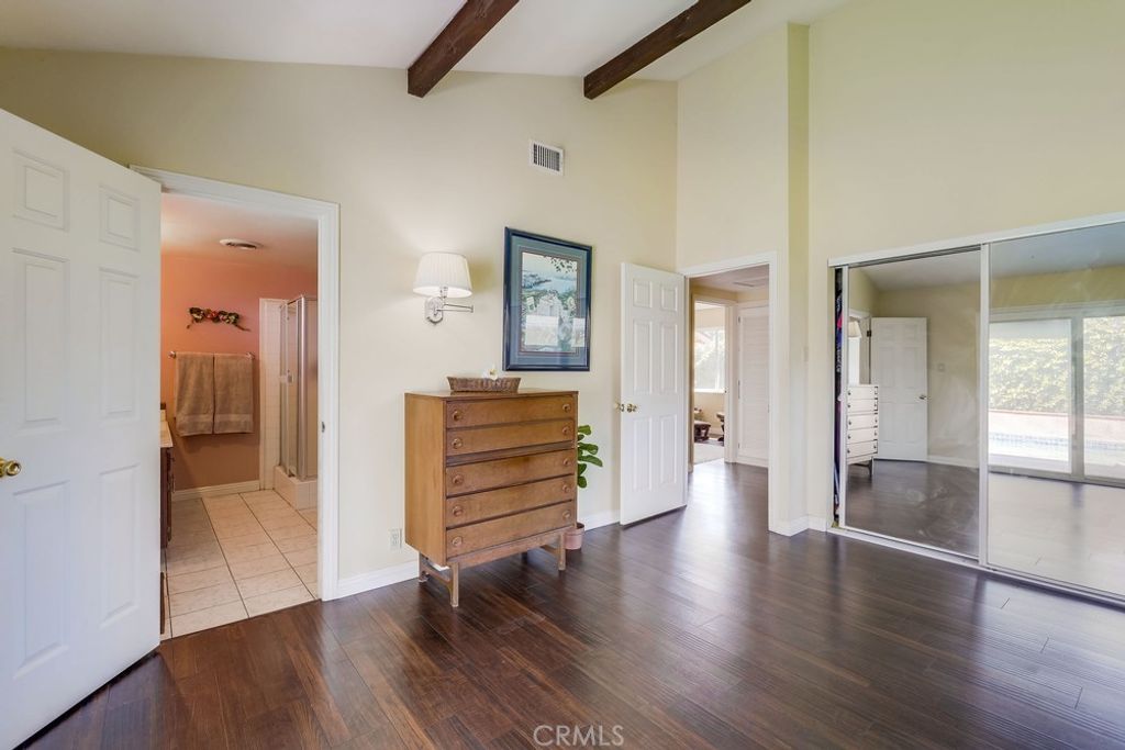 listing image 130722760050988646646