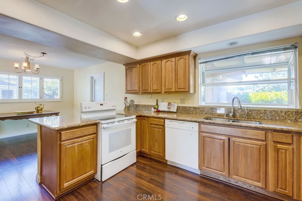 listing image 130728740028192839515