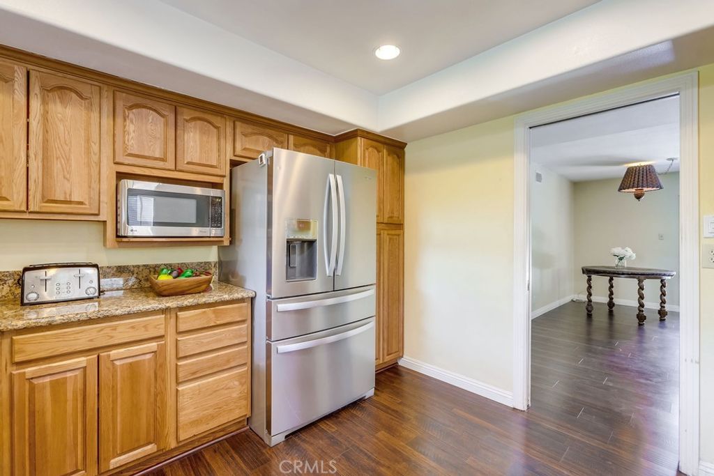 listing image 130725760133654522000