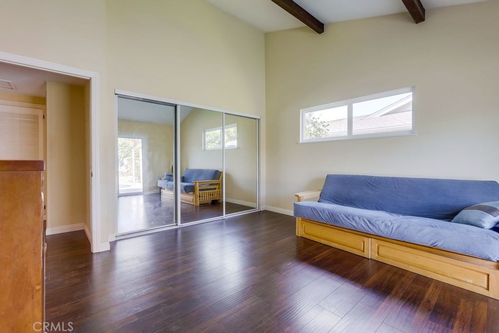 listing image 130720611443904085381