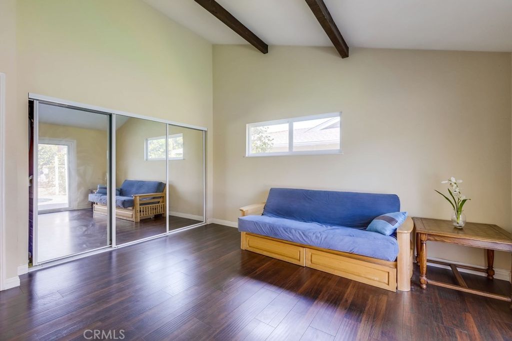 listing image 130728954061289563368