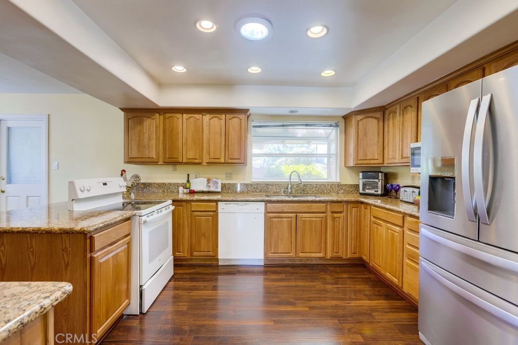 listing image 130720692197585608410
