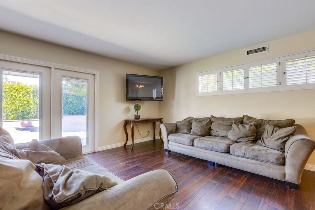 listing image 130726342840087760757