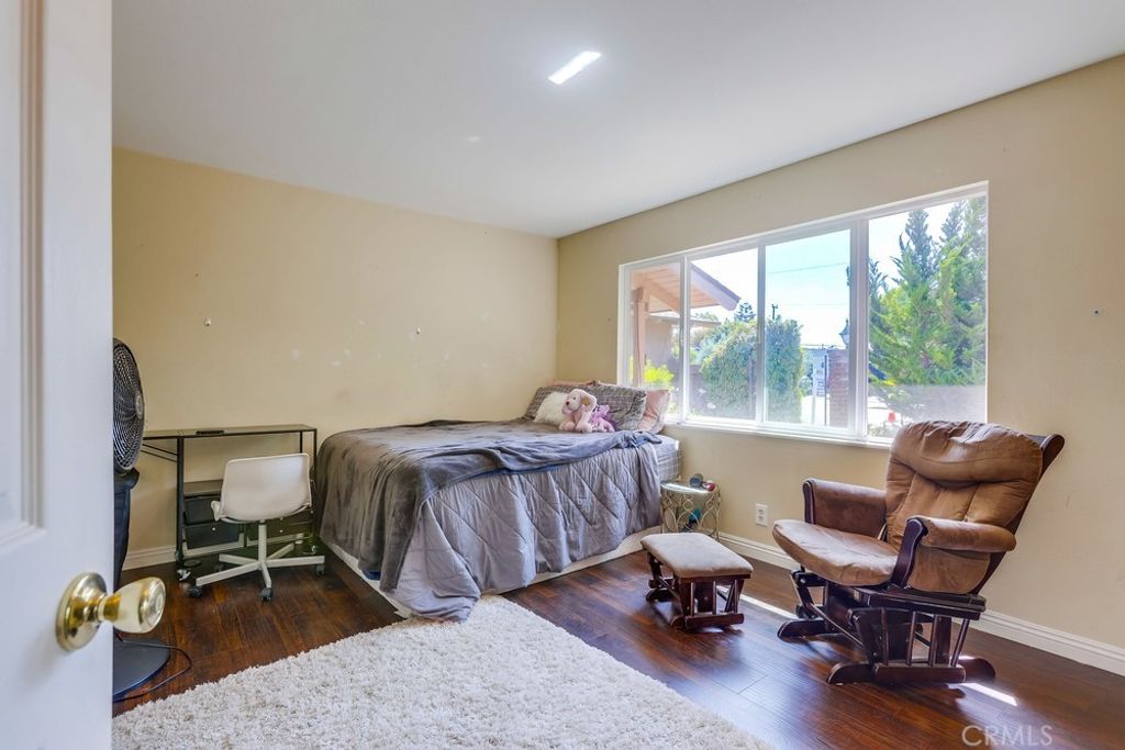 listing image 130726912219752372223