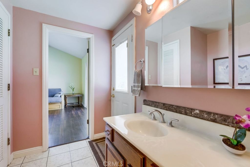 listing image 130724943222783607687