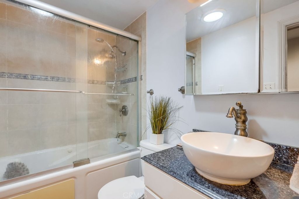 listing image 130721946261221180847