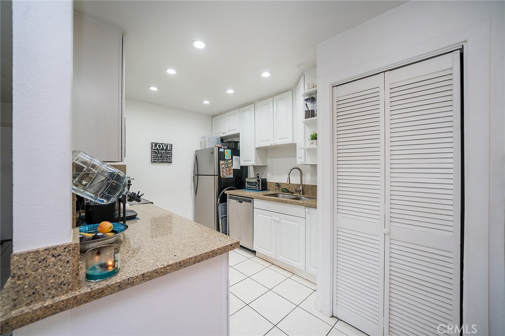 Cinnamon Tree Condominiums (CNTC) - Residential