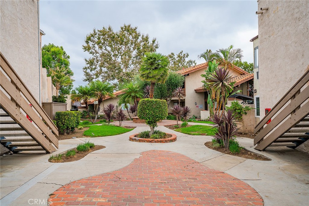 Cinnamon Tree Condominiums (CNTC) - Residential