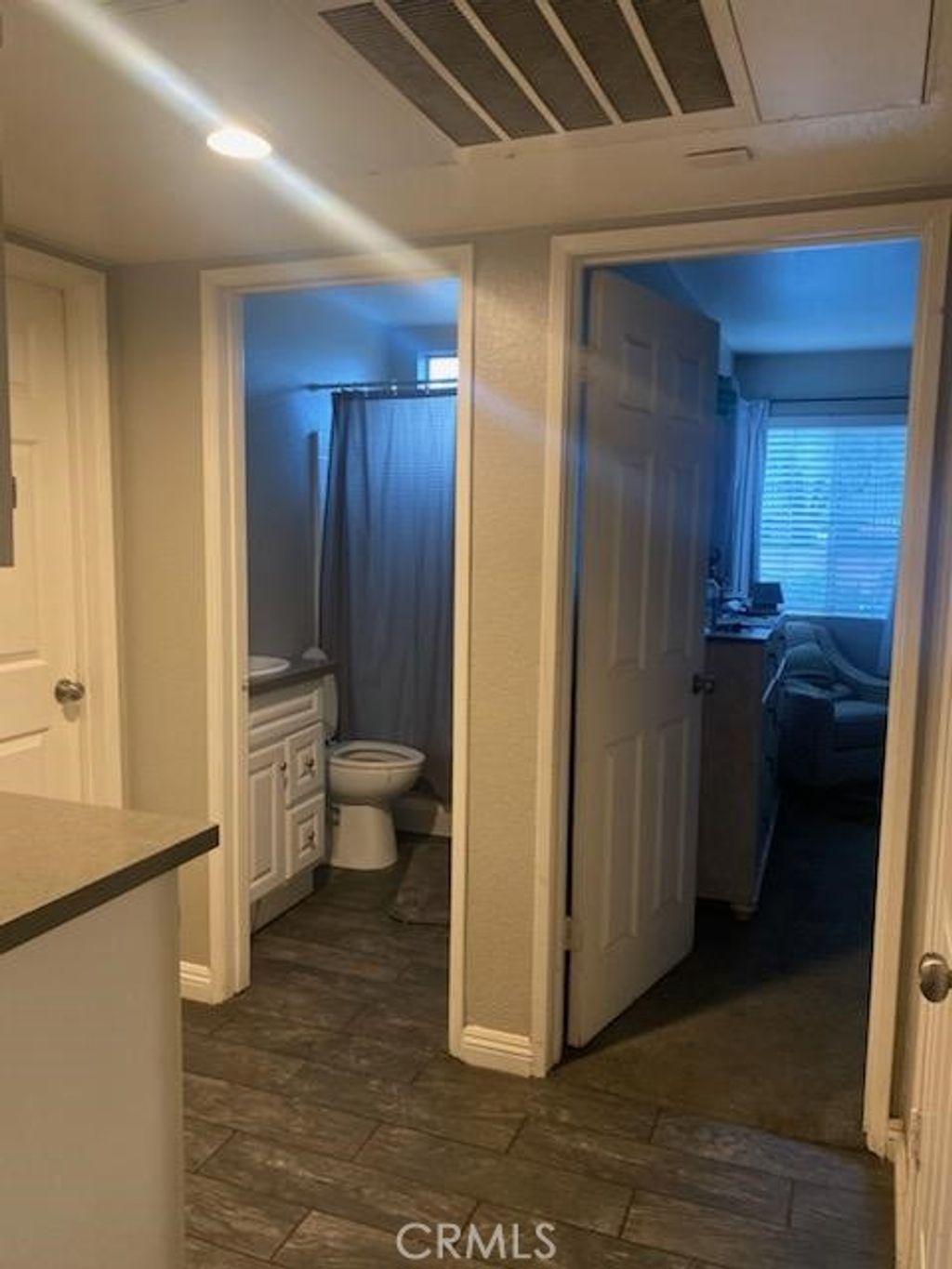 listing image 130727944063277641893