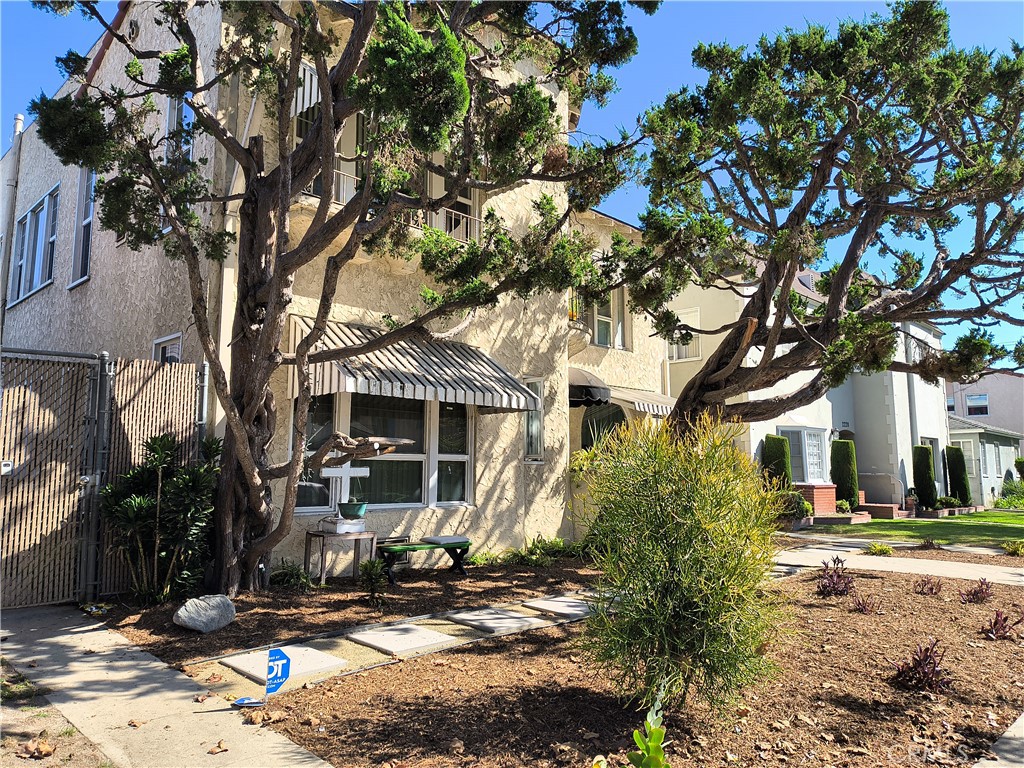 2224 Chestnut Avenue