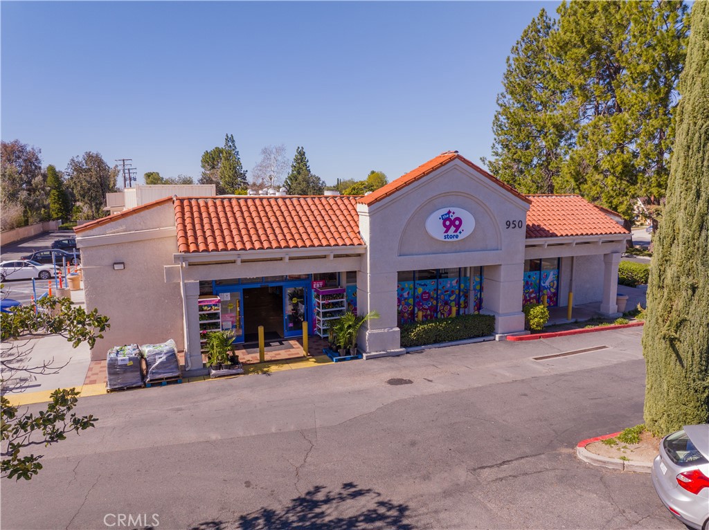 950 E Avenida De Los Arboles