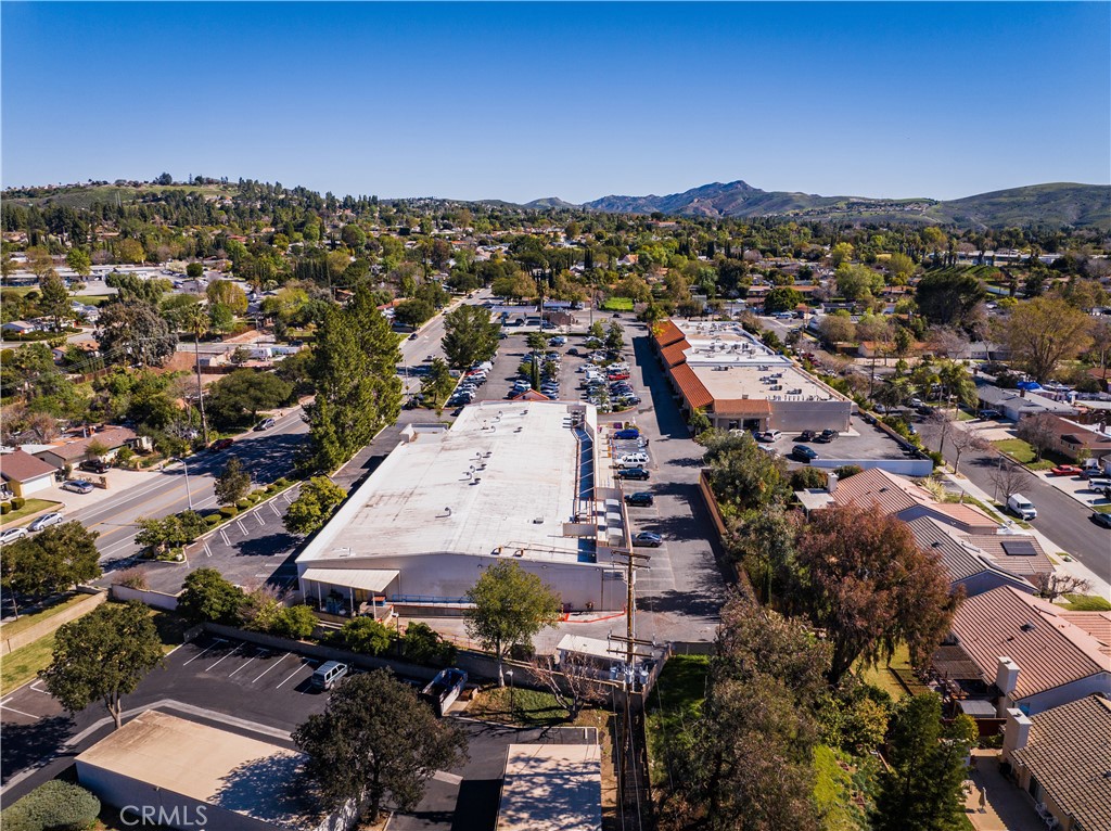 950 E Avenida De Los Arboles