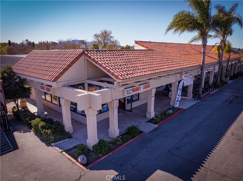 950 E Avenida De Los Arboles