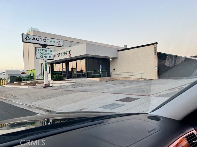 The only building at this location permitted for operating the business of its current lessee, TESLA Authorized service center The business is renting the building and paying a significant amount and wants to establish a long-term lease presence. At owner's discretion to extend -- after 2026 - to grant longer terms.
The building is gorgeous -- cosmetically and functionally
The building location is in prime spot of the location area
The front is on Harbor Blvd where Harbor traffic provides additional exposures therefor great for business
The entrance is convenient for entering the building in to a deep parking and space to the rear of the building
It is spacious and functional
The building is in a developed zone and it is accessible to freeway 22
The building has options to develop as other functions: the building is permitted to building a 50 plus units of apartments.
As an investment this building is an A+
Current Income: $20,000 a month
- Vincent Cao - Agent (714)342-2222
Co hoi DAU TU yen tam, vung ben cho anh chi...
