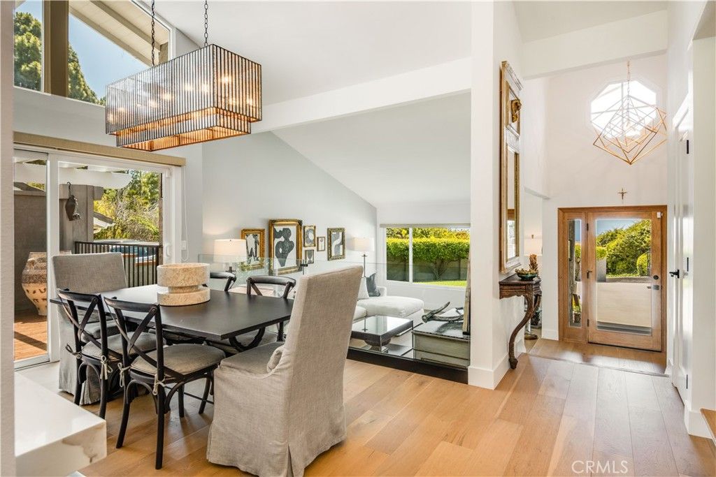 listing image 130728142704396339481