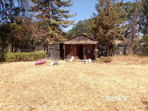 A home in Clearlake Oaks