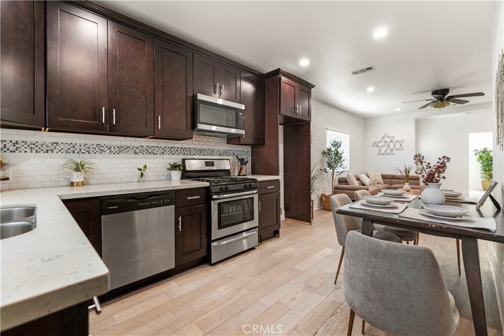 Stunning Remodeled 3-Bedroom, 1.5-Bathroom Home – 1,000 Sq. Ft. This beautifully upgraded residence boasts soaring 9-ft ceilings, a sleek modern kitchen with top-of-the-line appliances, and stylish cabinetry. Nestled in a prime neighborhood, you'll enjoy easy access to top-rated schools, shopping, dining, and the freeway. Bonus: A spacious 2-car garage and convenient in-home washer & dryer hookups. Don't miss out on this exceptional home—schedule a tour today!