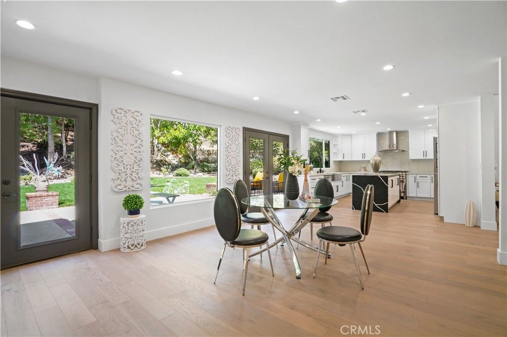listing image 13077894823869785077
