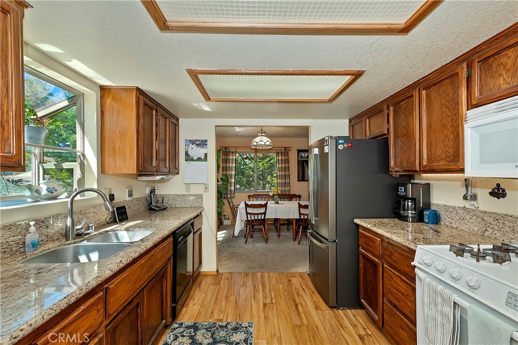 850 Alpenweg Drive
