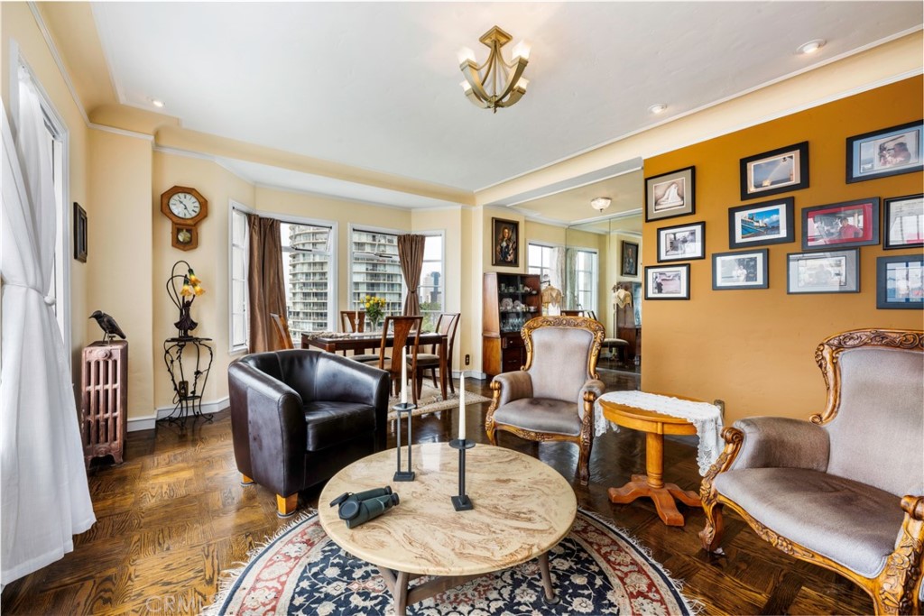 Villa Riviera (VLR) - Residential