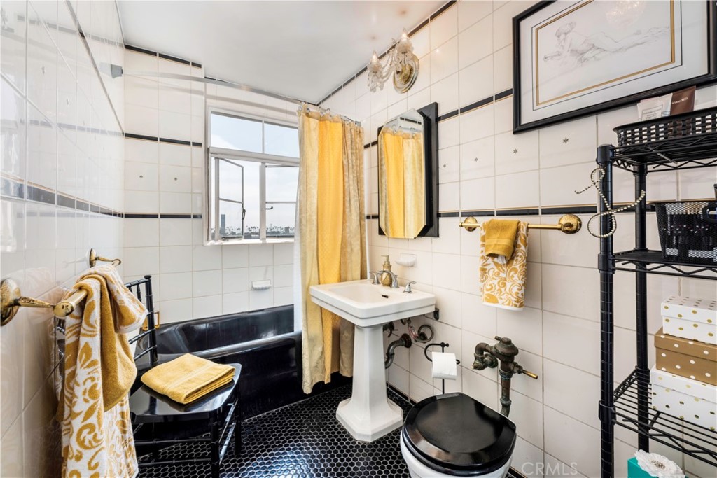 Villa Riviera (VLR) - Residential