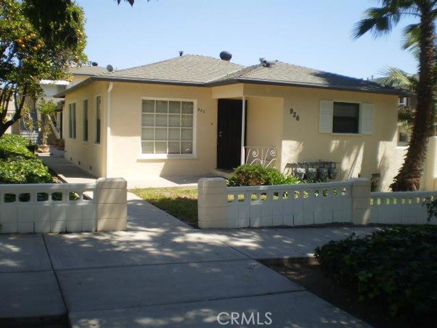 property is 2 one bedroom and 2 two bedroom each has 1 bath, laundry room 1 washer and 1 dryer, 3 one car garages alley entrance to 

garages three units have been up graded good neighborhood near schools and hospital 9th street is easy access to gaffey and frwy