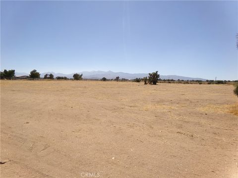 Photo of 9176 Arrowhead Road, Phelan, CA 92371 (MLS # HD24171537)