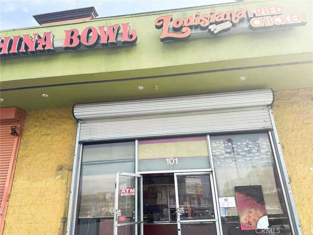 A well-established Chinese fast-food and Louisiana Fried Chicken restaurant located in South Los Angeles, close to the 105 and 110 freeways. The area is surrounded by residential neighborhoods and a hospital, driving consistent foot traffic and a steady stream of customers. The restaurant has over 2,000 sq. ft. of space, offering a spacious kitchen and dining area suitable for dine-in, takeout, and delivery services. The monthly rent currently is $5,900.
The restaurant features a fully equipped commercial kitchen with fryers, woks, refrigeration units, and a hood ventilation system. The interior is clean and well-maintained, providing a comfortable dining environment. The business has an established customer base, including local residents and hospital staff.
This transfer opportunity is ideal for an owner-operator or family business. The asking price is $150,000, which includes equipment, furniture, and inventory. The location offers easy access with ample parking.