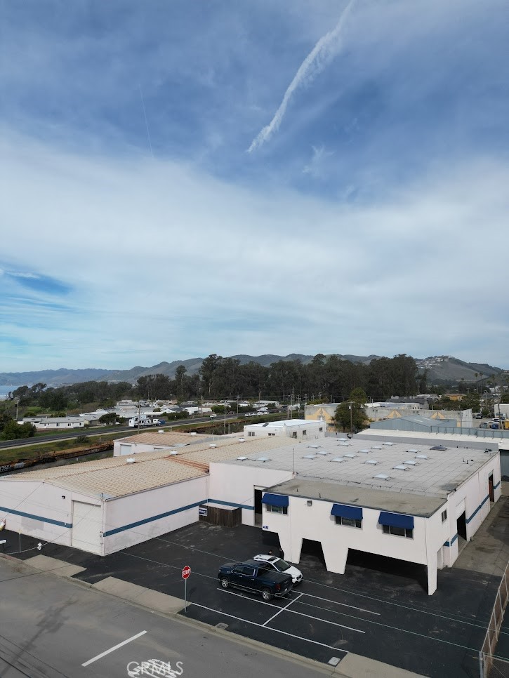 Located near the ocean in Grover Beach, with easy access to Highway 1 and Grand Avenue. This warehouse space offers 15ft ceilings, three roll up doors, and a private restroom. The 2nd floor consists of 1000/sf of office space overlooking the warehouse, containing five separate offices.