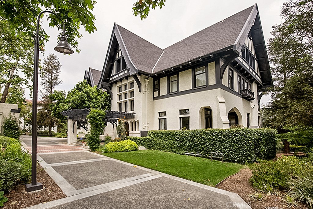 182 S Orange Grove Boulevard