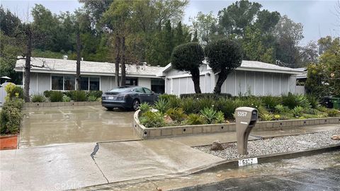 Photo of 5357 Ellenvale Avenue, Woodland Hills, CA 91367 (MLS # SR24220419)